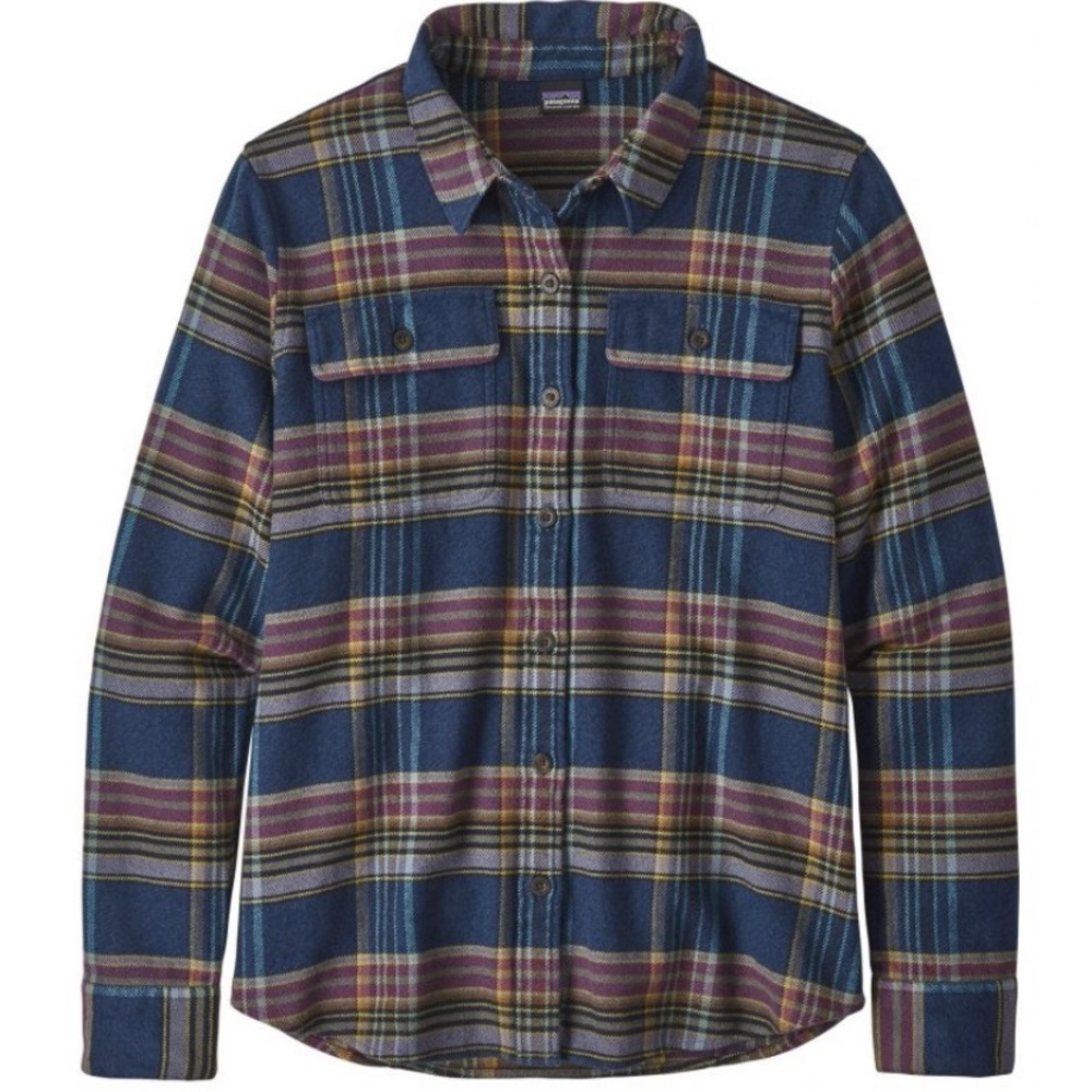 Women’s Patagonia flannel.